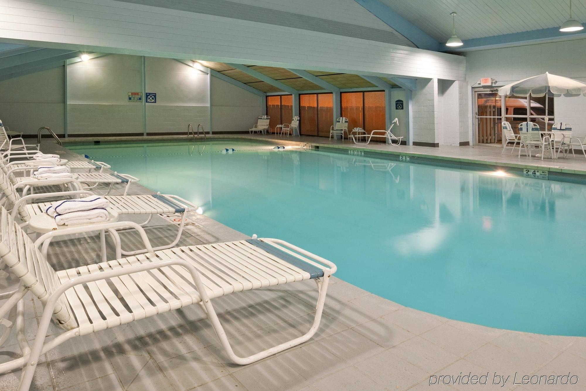 Four Points By Sheraton Cleveland Airport Exteriör bild
