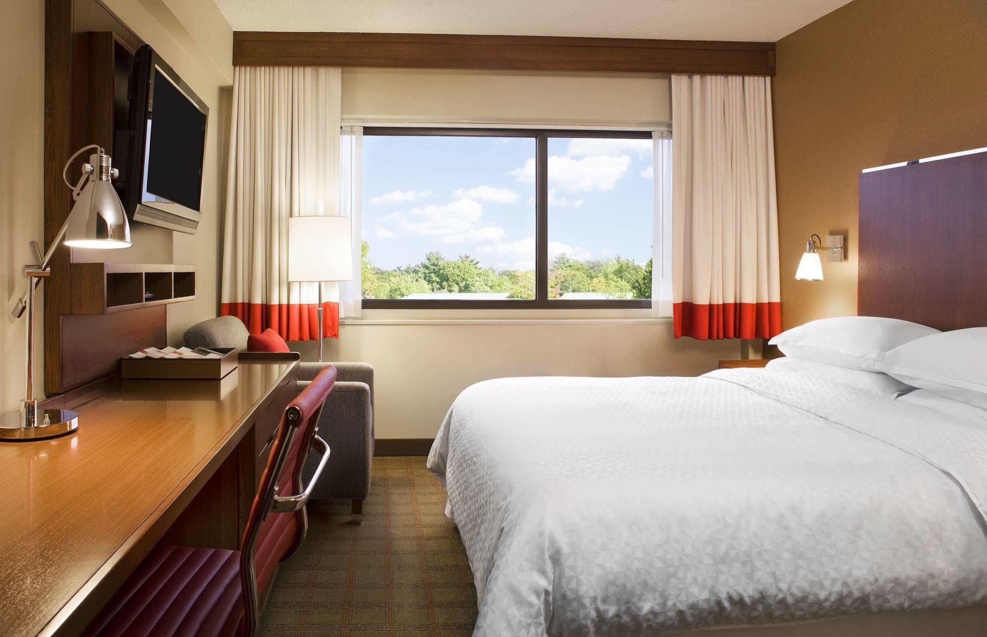 Four Points By Sheraton Cleveland Airport Exteriör bild